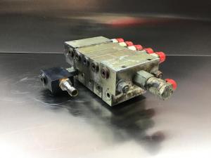 Liebherr Verteilerblock